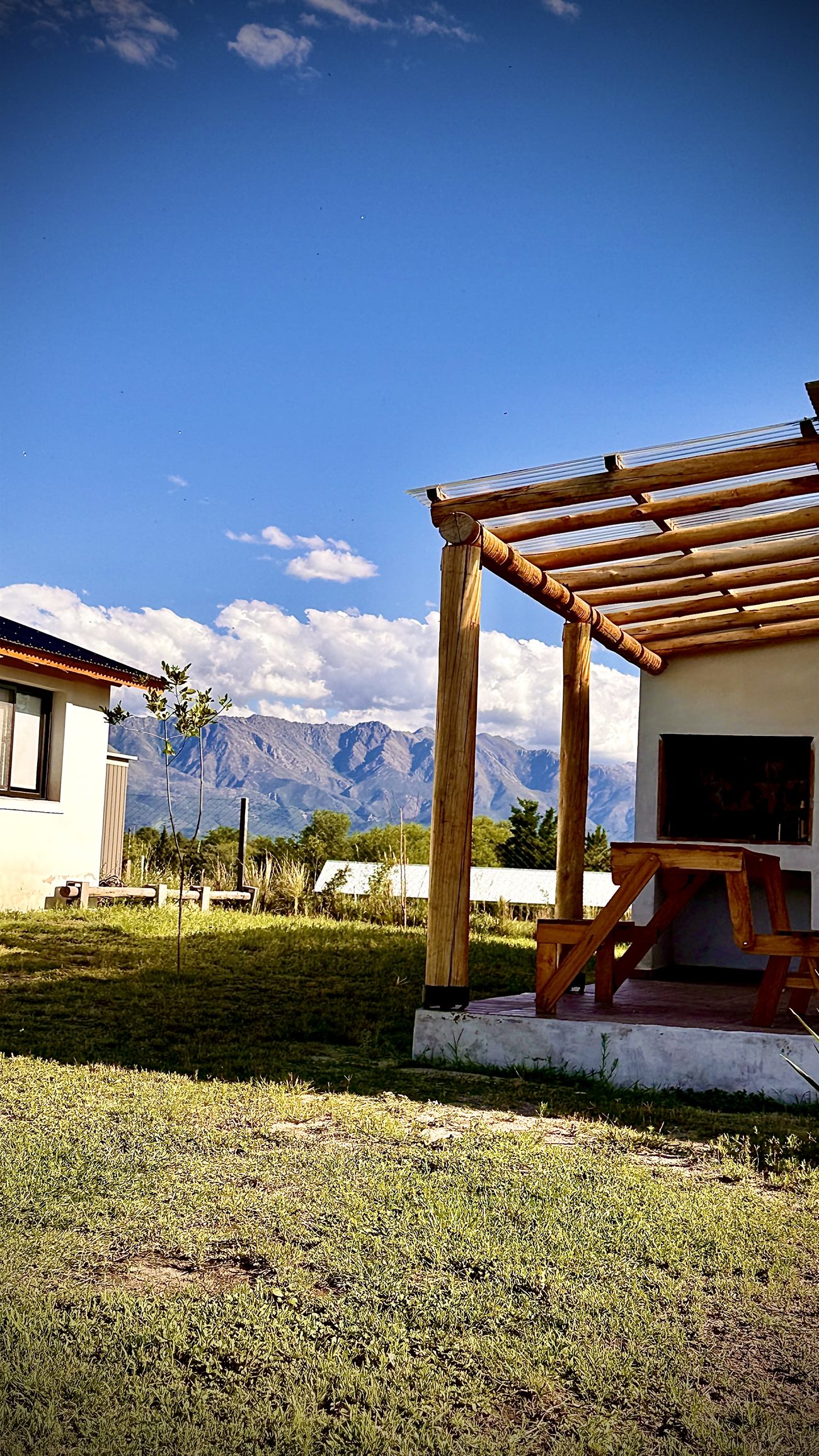Pérgola con vista a las sierras